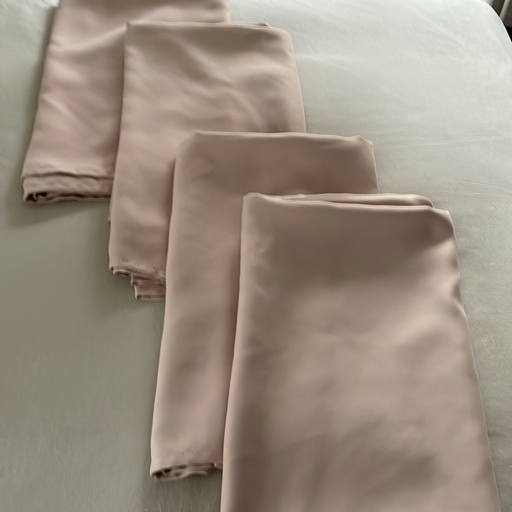 Sun-Zero Curtain Panels. 37x96. Four Pale Mauve Pink. Excellent used condition.